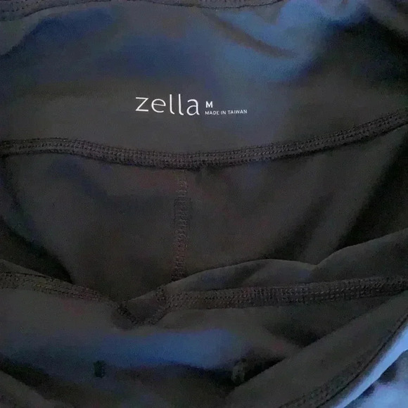 Zella - Picture 3 of 3